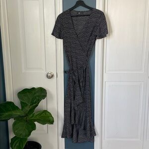 Wrap Dress • Speckled Print • Flowy Ruffle Hem • Ally Fashion • Size 8